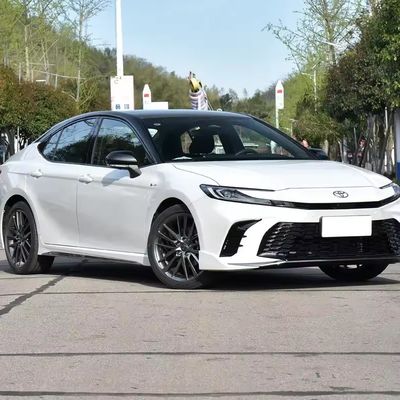 Καλή τιμή. Βρείτε 2023 Toyota Camrys Αριστερόχειρας Υβριδικά αυτοκίνητα σε λευκό και μαύρο με βάρος 1555kg στην προσιτή τιμή σε απευθείας σύνδεση